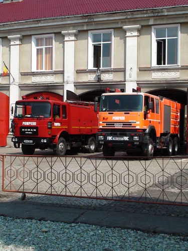 Foto masina pompieri (c) eMM.ro